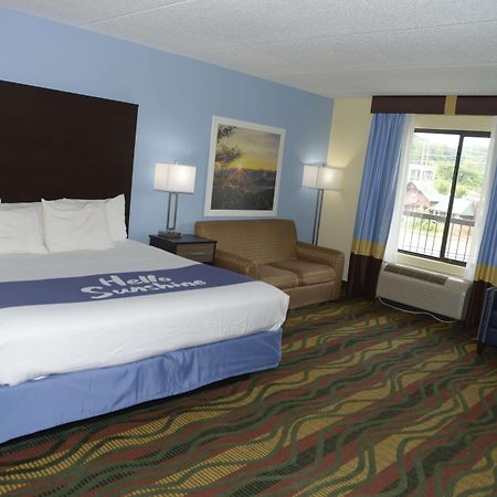 Days Inn By Wyndham Kodak/Sevierville Intrstate Smokeymntns Dış mekan fotoğraf